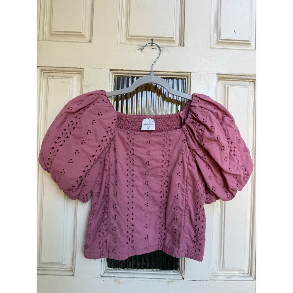 Abercrombie Kids Pink Eyelet Puff Sleeve Smocked Back Top Size 9/10 AFG-WTAG43